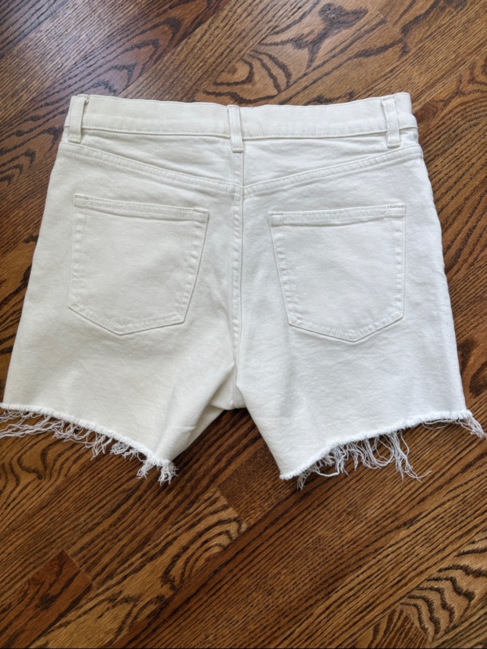 Faherty Sunwashed Raw Hem Denim Shorts - Egret - Picture 5 of 5